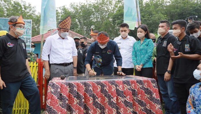 Sandiaga Uno Apresiasi Peran Herman Deru Bagi Perkembangan Desa Wisata di Sumsel