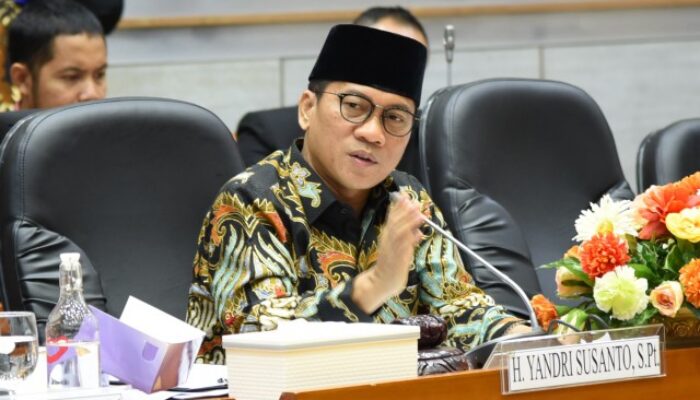 Ketua Komisi VIII DPR Yandri Susanto Kritik Keras Syuting di Semeru