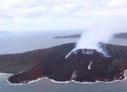 Tinjau Anak Krakatau, Kepala BNPB Imbau Masyarakat dan Pemda Tingkatkan Kesiapsiagaan