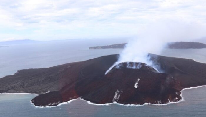 Tinjau Anak Krakatau, Kepala BNPB Imbau Masyarakat dan Pemda Tingkatkan Kesiapsiagaan