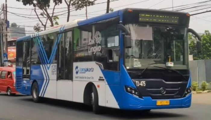 Transjakarta Mulai Hari ini Beroperasi 24 Jam