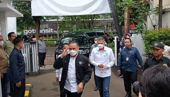 Penuhi Panggilan Komnas HAM, Iwan Bule Membisu