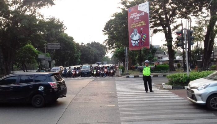 Polisi Berlakukan Buka Tutup Jalan, Urai Kepadatan Lalu Lintas di Ragunan