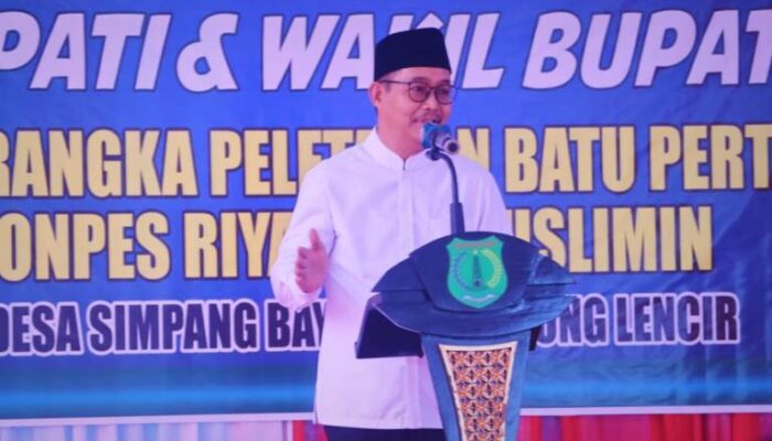Safari Jumat Wabup Rohman di Desa Simpang Bayat Bayung Lencir